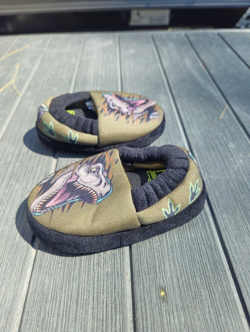 Jurassic World T-Rex Toddler Slippers Size 5/6 Dinosaur‎